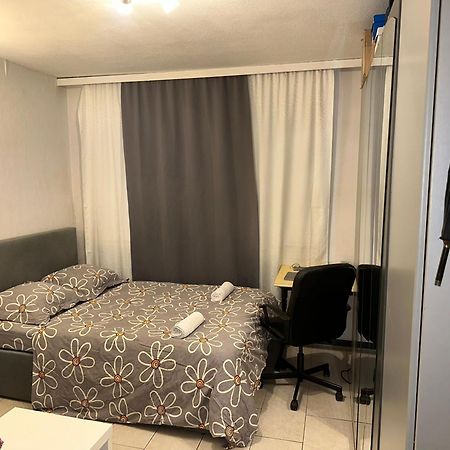 Schoenes Zimmer In Bahnhofsnaehe In Einer Wohnung Mit Grosser Terrasse Gießen 외부 사진