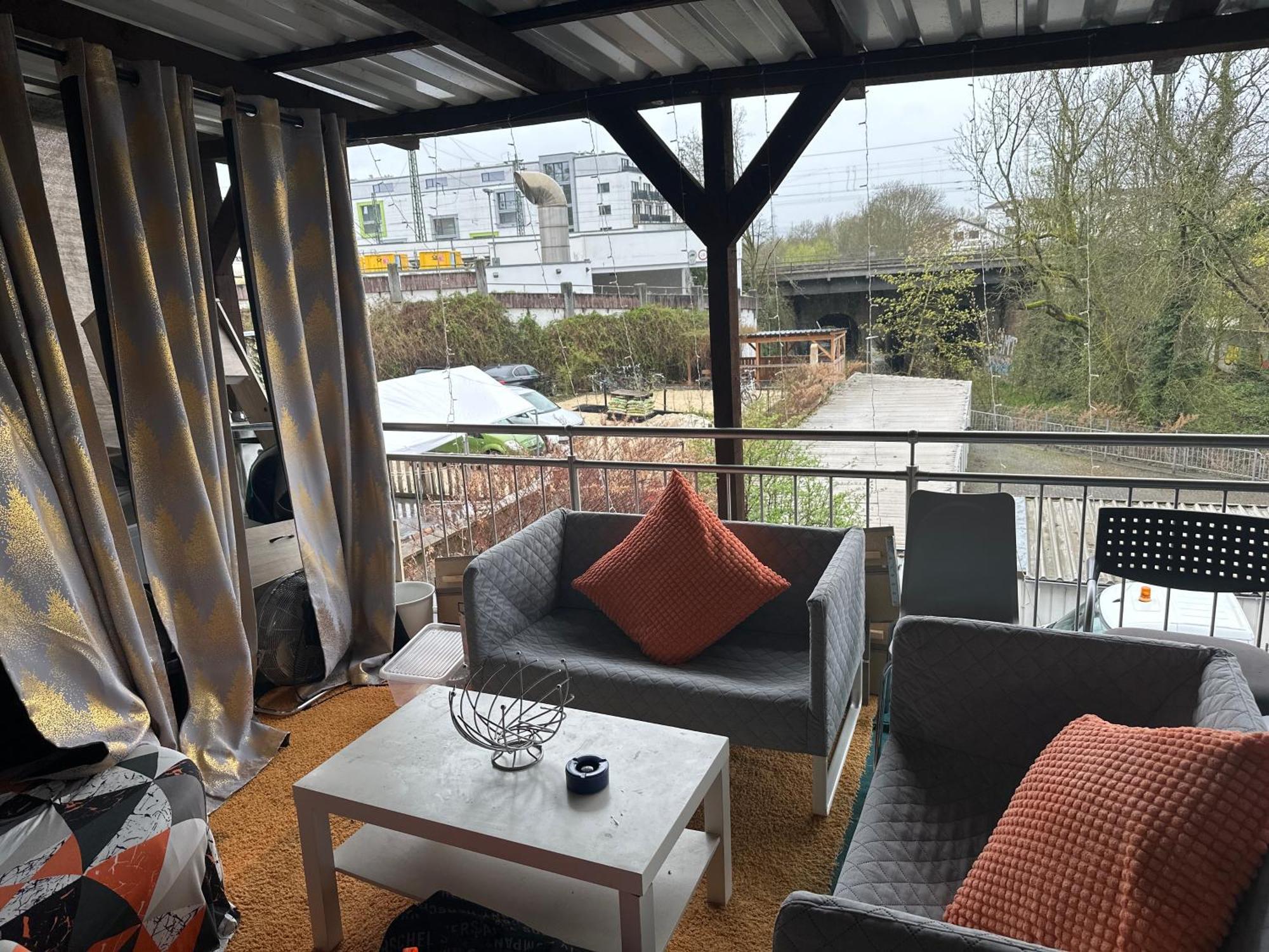 Schoenes Zimmer In Bahnhofsnaehe In Einer Wohnung Mit Grosser Terrasse Gießen 외부 사진