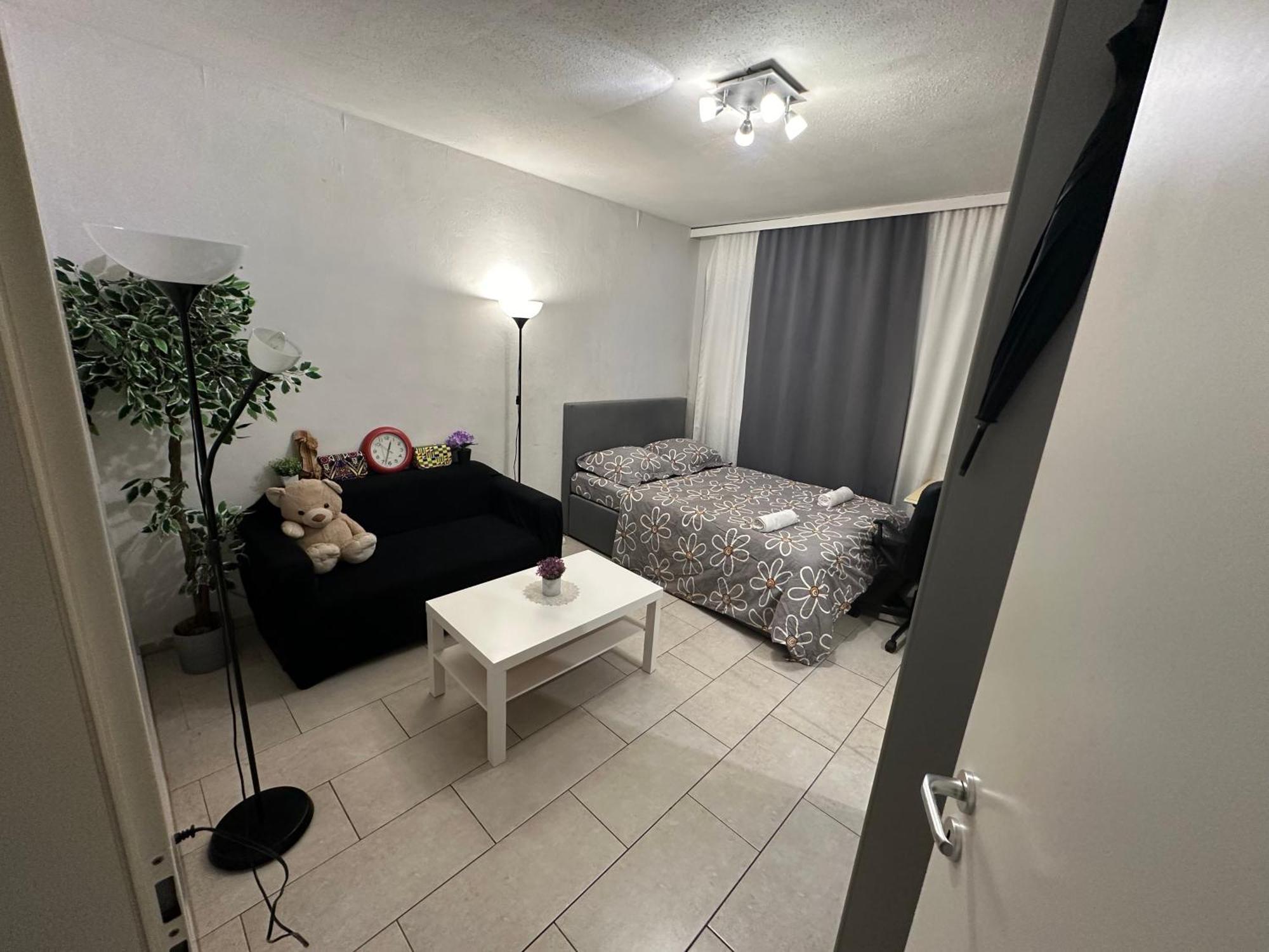 Schoenes Zimmer In Bahnhofsnaehe In Einer Wohnung Mit Grosser Terrasse Gießen 외부 사진